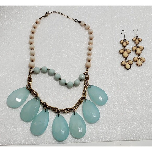 Statement Necklace & Earrings Set – Aqua Blue Teardrop Beads, Cream Floral... - Picture 12 of 13